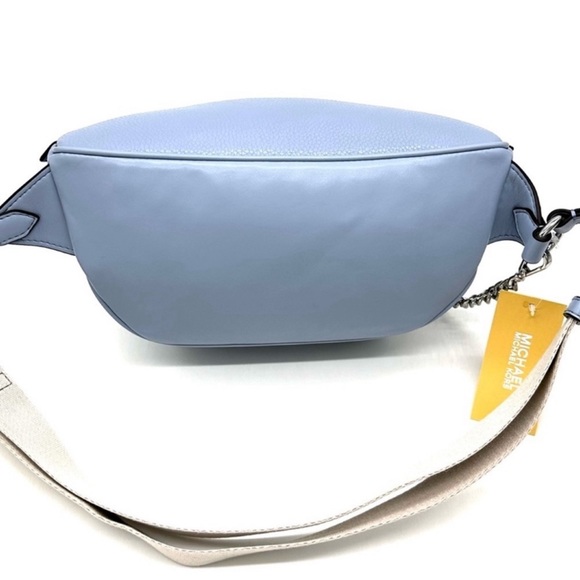 Michael Kors Maisie Waistpack Pebbled leather Pale Blue Large 2 in 1 sling pack - Picture 3 of 6